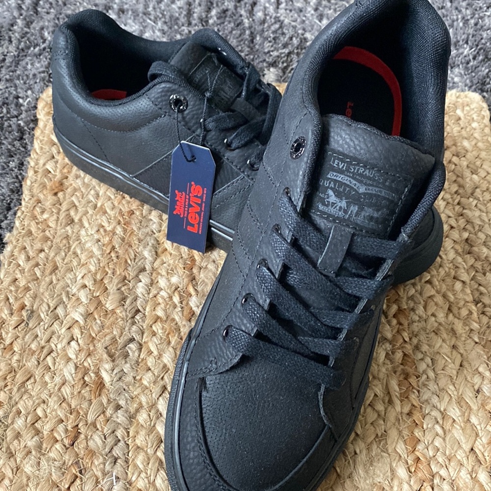 NWT Casual athletic shoe